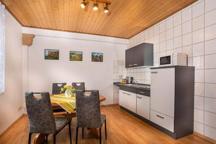Ferienhaus "Zur Alten Schule" Mittelndorf Esterno foto