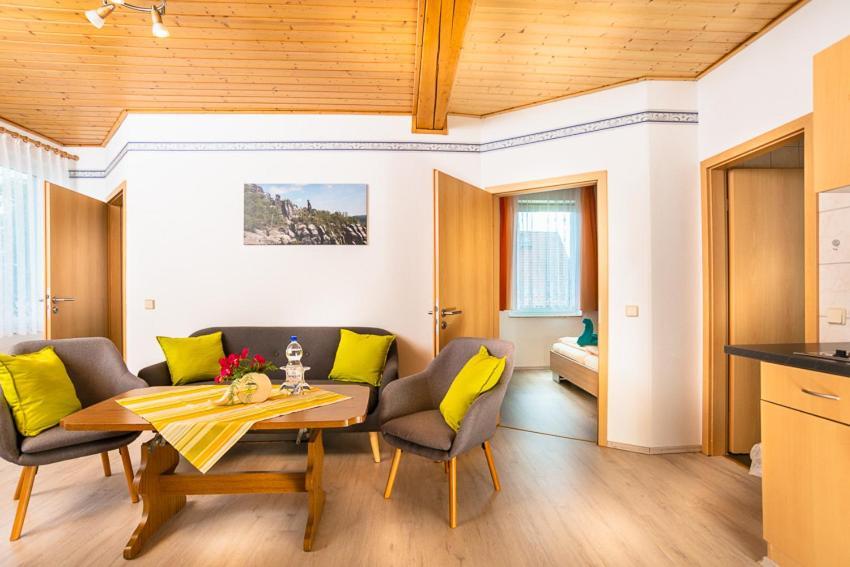 Ferienhaus "Zur Alten Schule" Mittelndorf Esterno foto